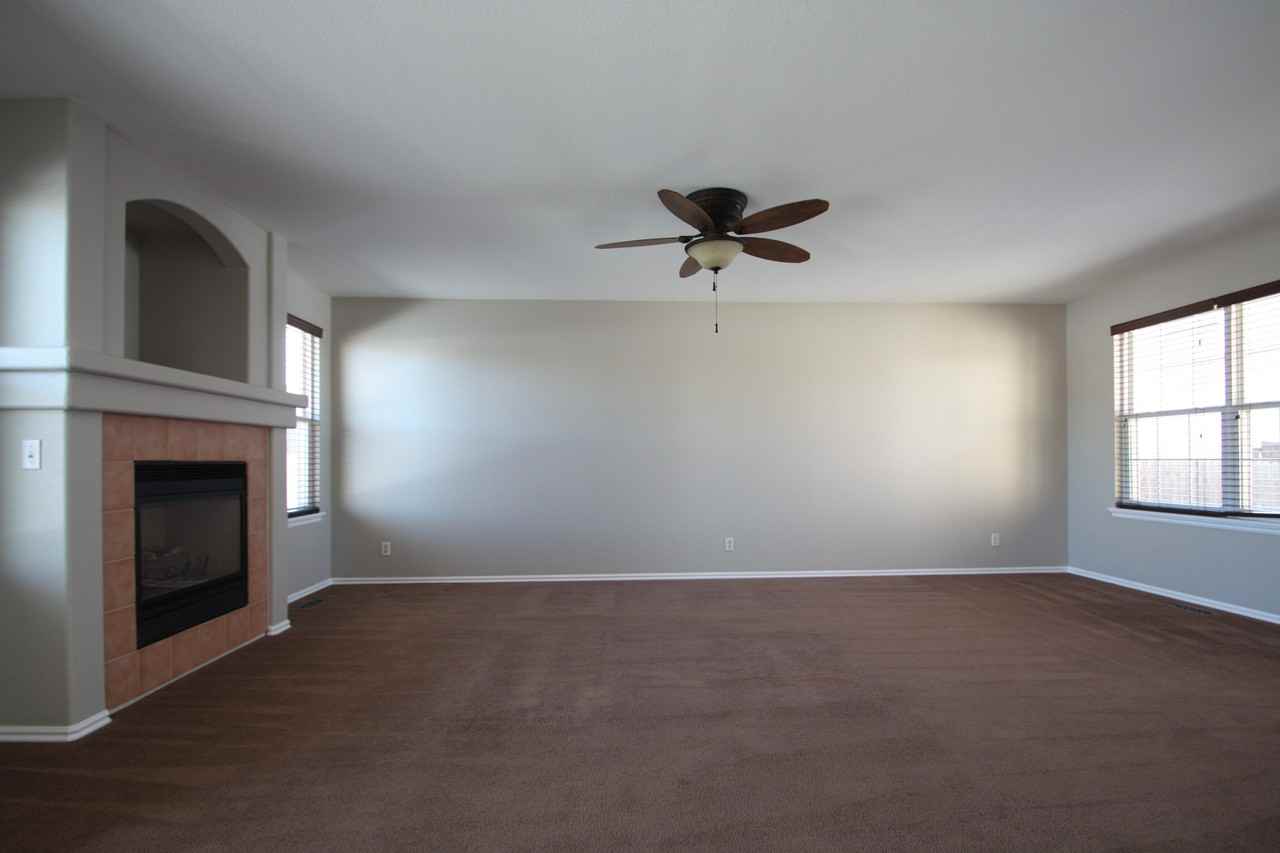 18929 E Linvale Pl - Photo 6 of 12