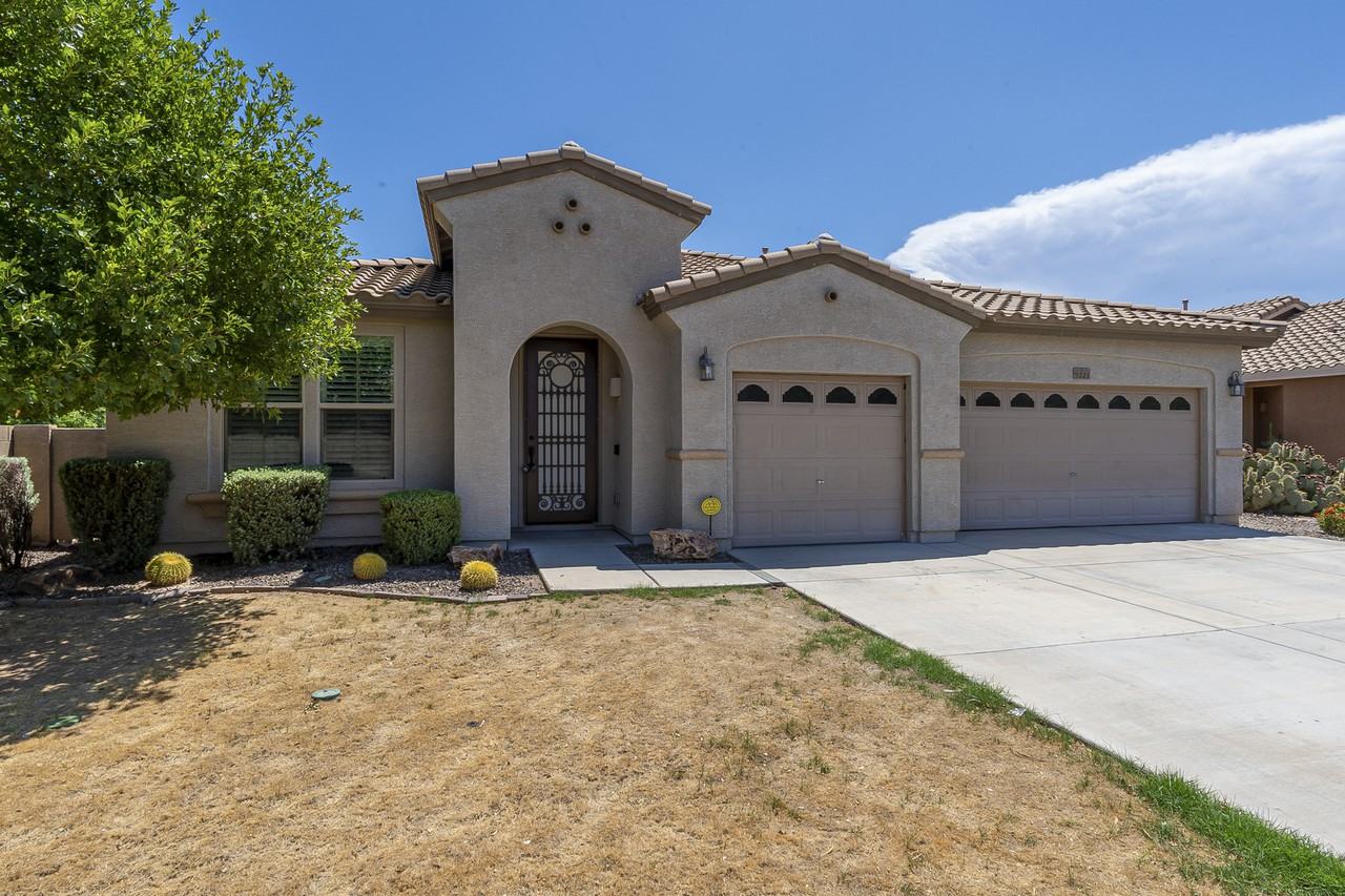 5221 N 193rd Dr - Photo 3 of 43