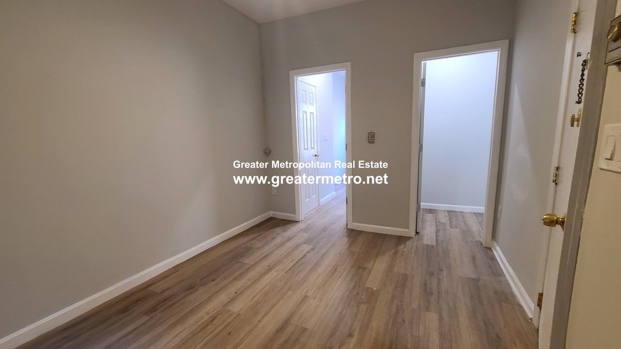 9 Noyes Pl #2 - Photo 4 of 22