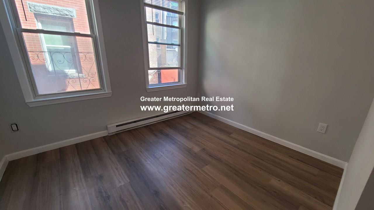 9 Noyes Pl #2 - Photo 7 of 22