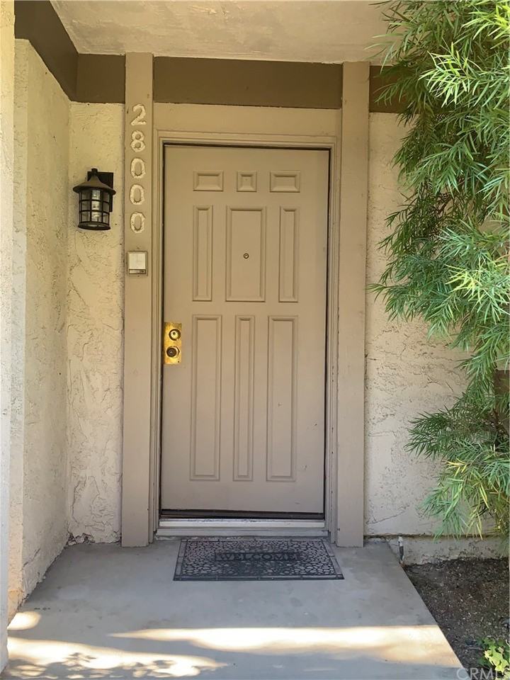 28000 Ridgebluff Ct - Photo 3 of 32