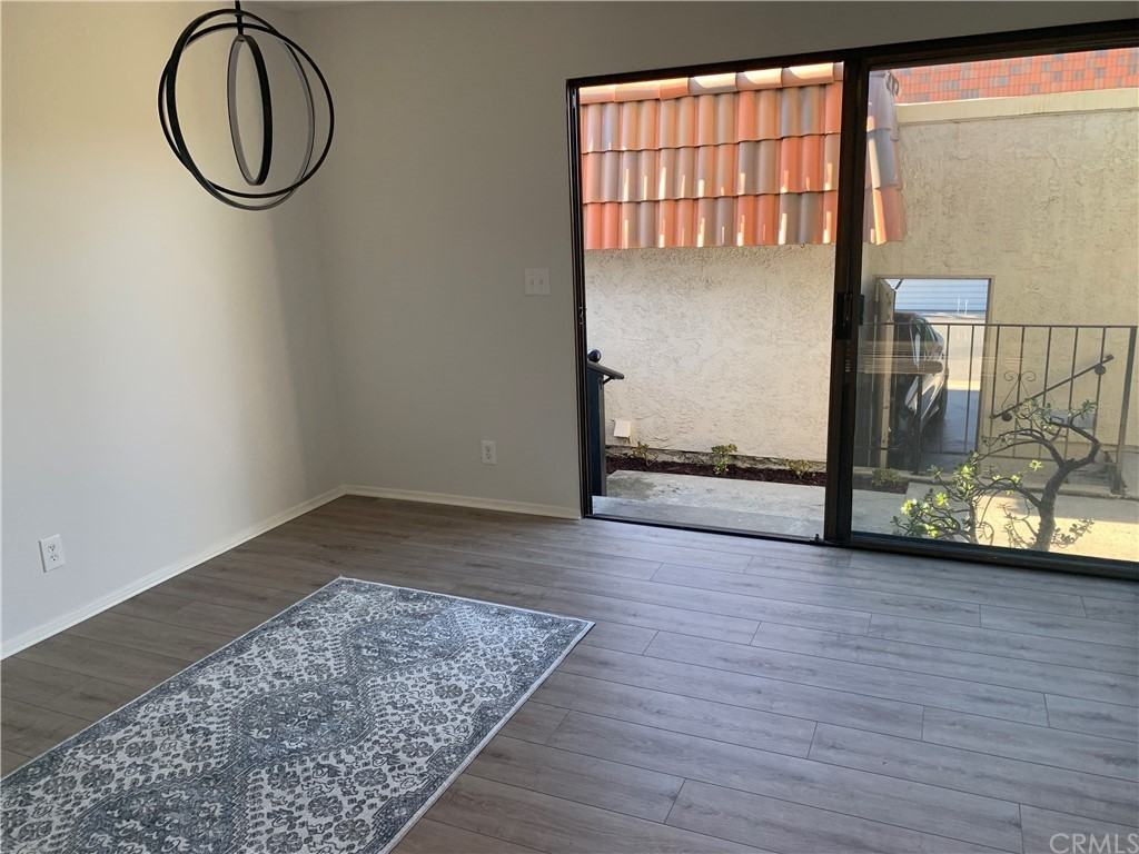 28000 Ridgebluff Ct - Photo 6 of 32