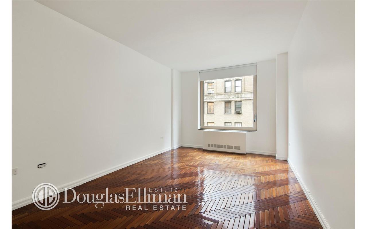 30 E 85th St #5E