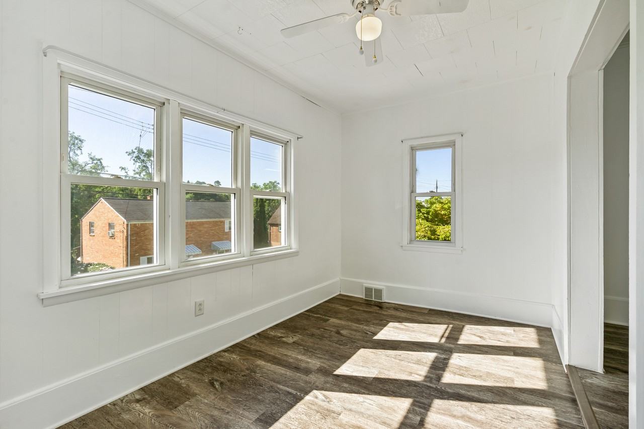 824 Florence Ave #1 - Photo 3 of 18