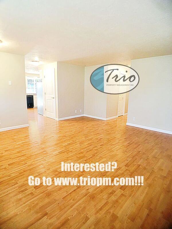 3323 Honeywood St - Photo 2 of 20