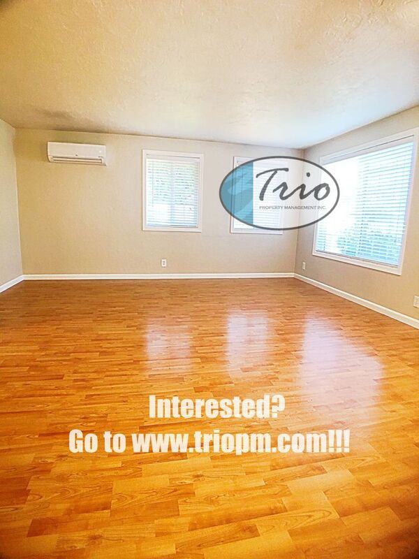 3323 Honeywood St - Photo 6 of 20