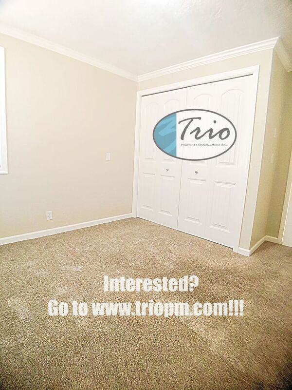 3323 Honeywood St - Photo 7 of 20