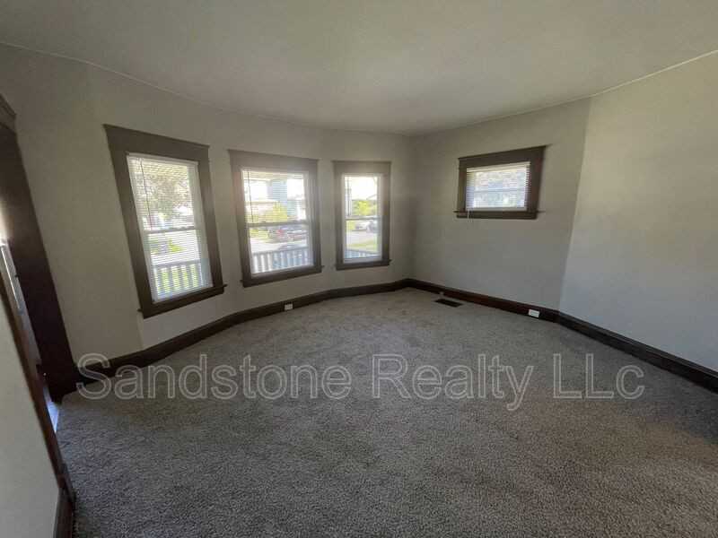 11918 Hamlen Ave #DOWN - Photo 3 of 13