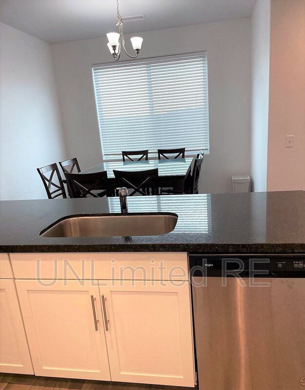 11851 Pegasus Rd - Photo 6 of 24