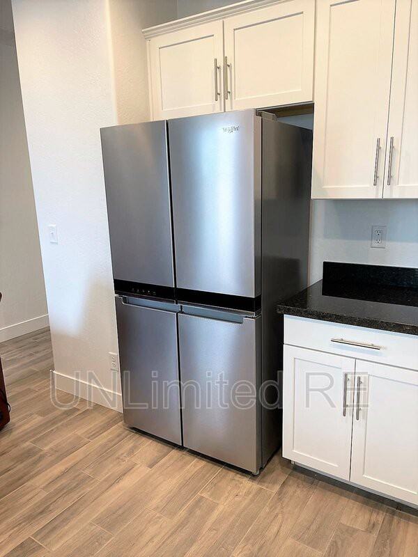 11851 Pegasus Rd - Photo 5 of 24
