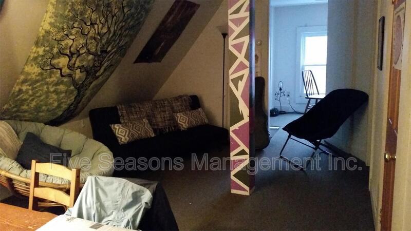 122 Buell St - Photo 7 of 8