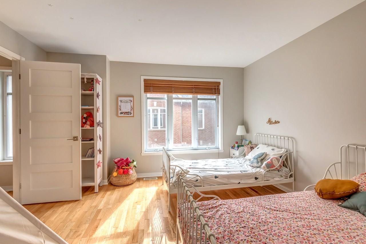 289 Rue Upper Edison - Photo 3 of 9