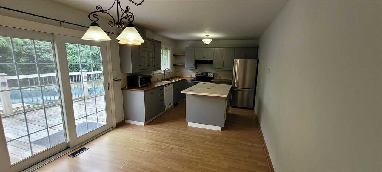 10037 Trafalgar Road - Photo 3 of 15