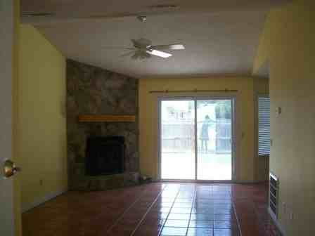 100 Bamboo Dr - Photo 2 of 9