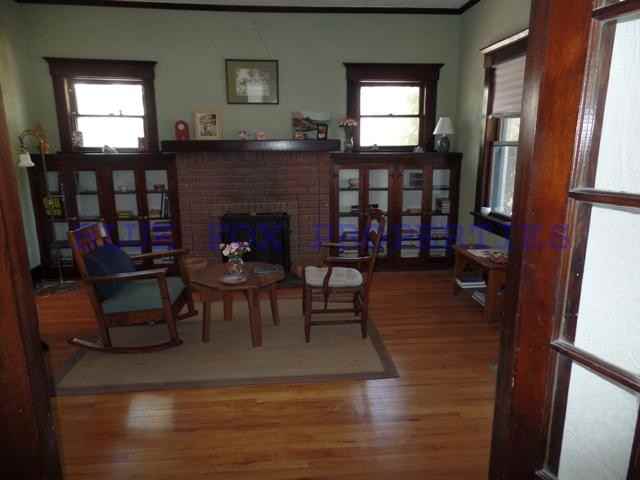 227 E 17th St - Photo 2 of 6