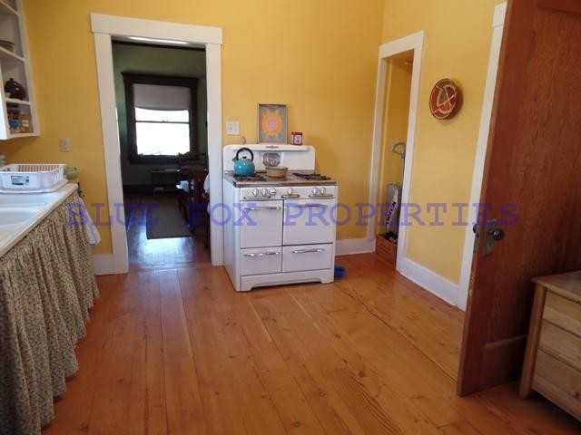 227 E 17th St - Photo 3 of 6
