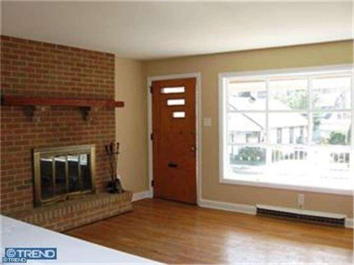 1325 Columbia Ave - Photo 3 of 15