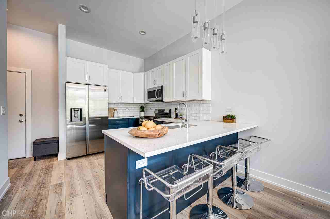 5100 North Western Avenue #3325