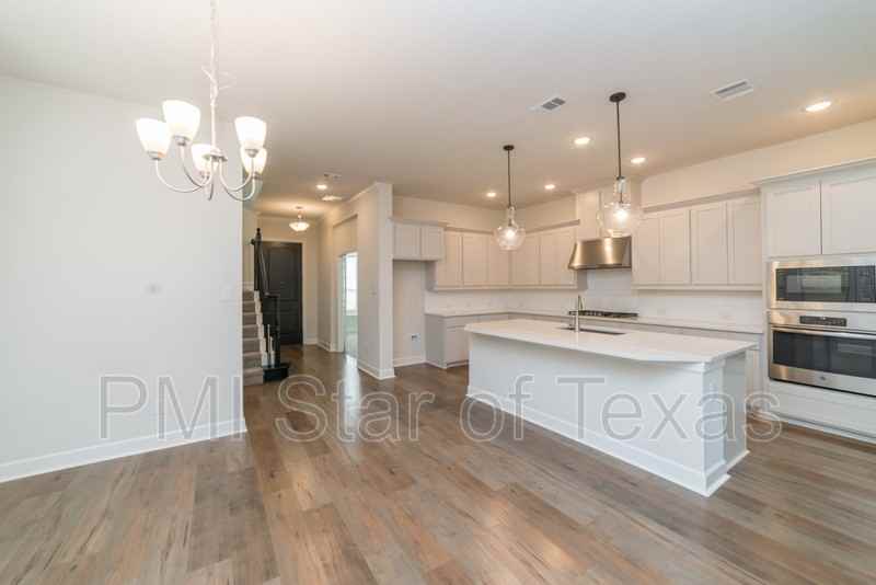 6836 Prompton Bnd - Photo 5 of 31