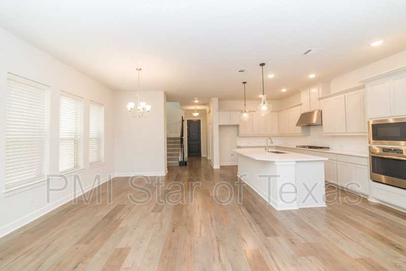 6836 Prompton Bnd - Photo 6 of 31