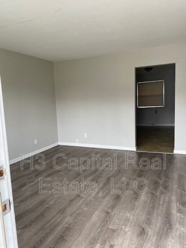 3214 Kilarney Dr #B - Photo 2 of 9