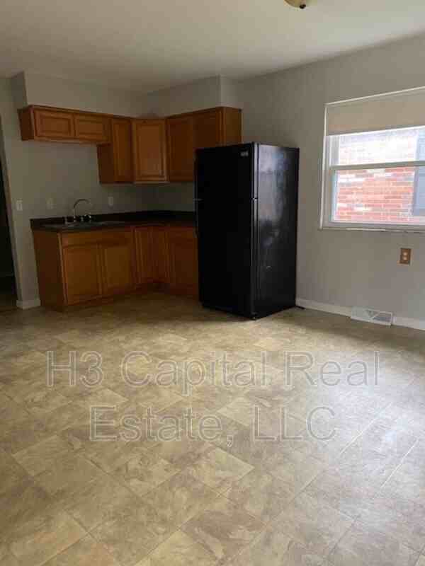 3214 Kilarney Dr #B - Photo 3 of 9