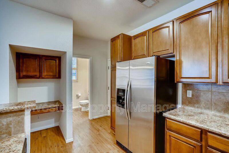 1416 Turnberry Pl - Photo 3 of 14