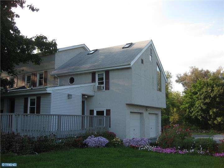 1063 Twin County Rd - Photo 2 of 20