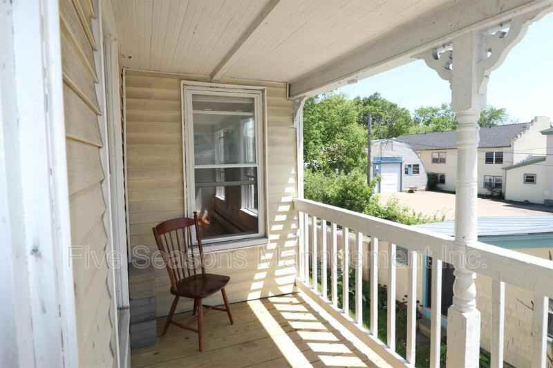 128 N Winooski Ave #130 - Photo 2 of 8