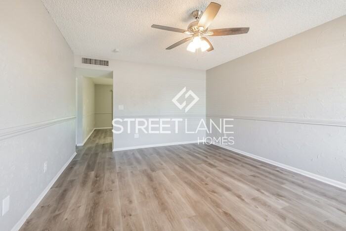 3223 W Acapulco Ln - Photo 2 of 15