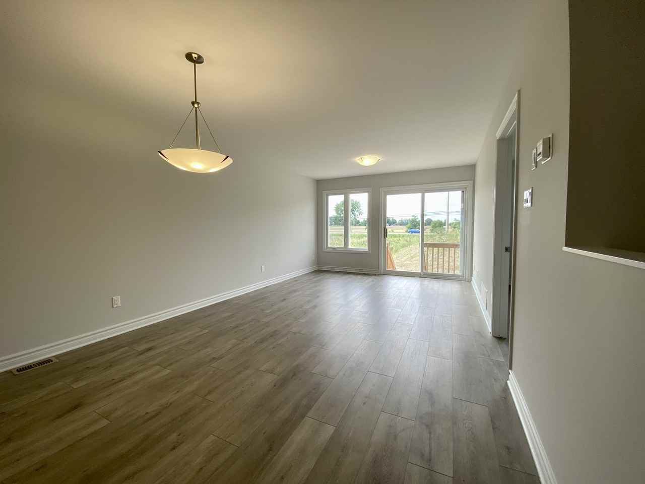 362 Madawaska Boulevard - Photo 2 of 15