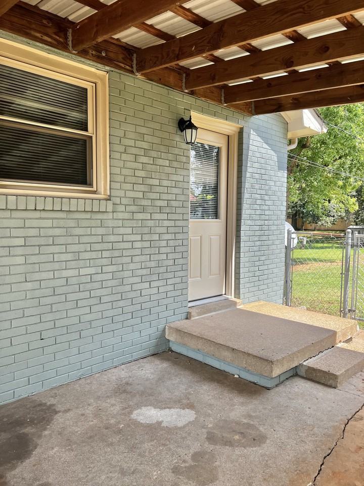 206 Orleans Dr - Photo 3 of 20