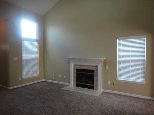 32 Rolling Hills Dr - Photo 3 of 16