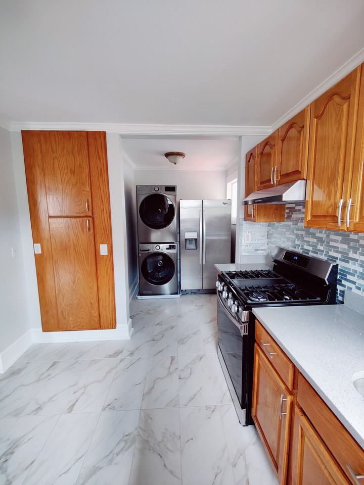 67 Warren St #2 - Photo 2 of 17