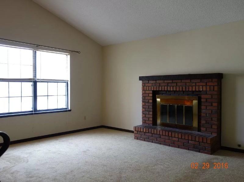 16109 W 141st Ter - Photo 4 of 14