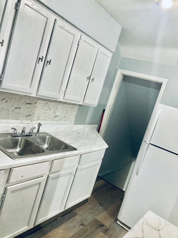 1054 Tunbridge Rd - Photo 2 of 19