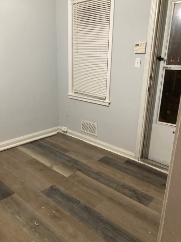 1054 Tunbridge Rd - Photo 3 of 19