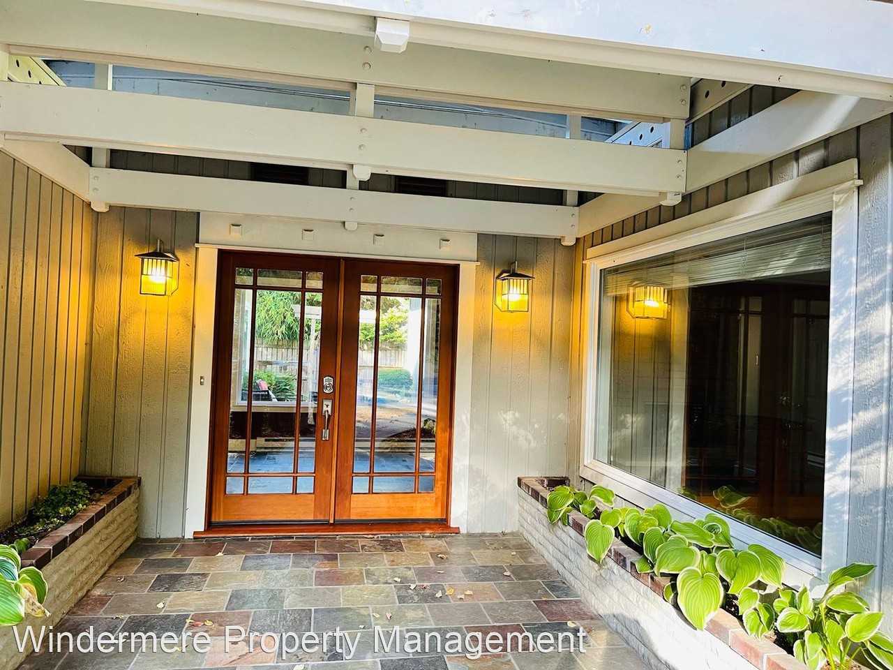 5311 Lynwood Center Rd Ne - Photo 3 of 21