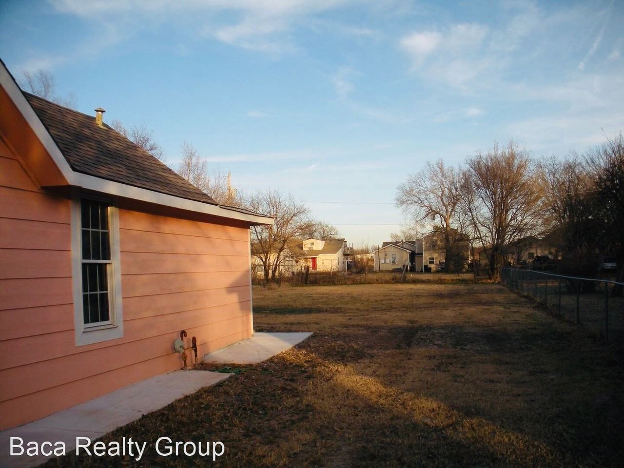 131 S Cook Ave - Photo 3 of 12