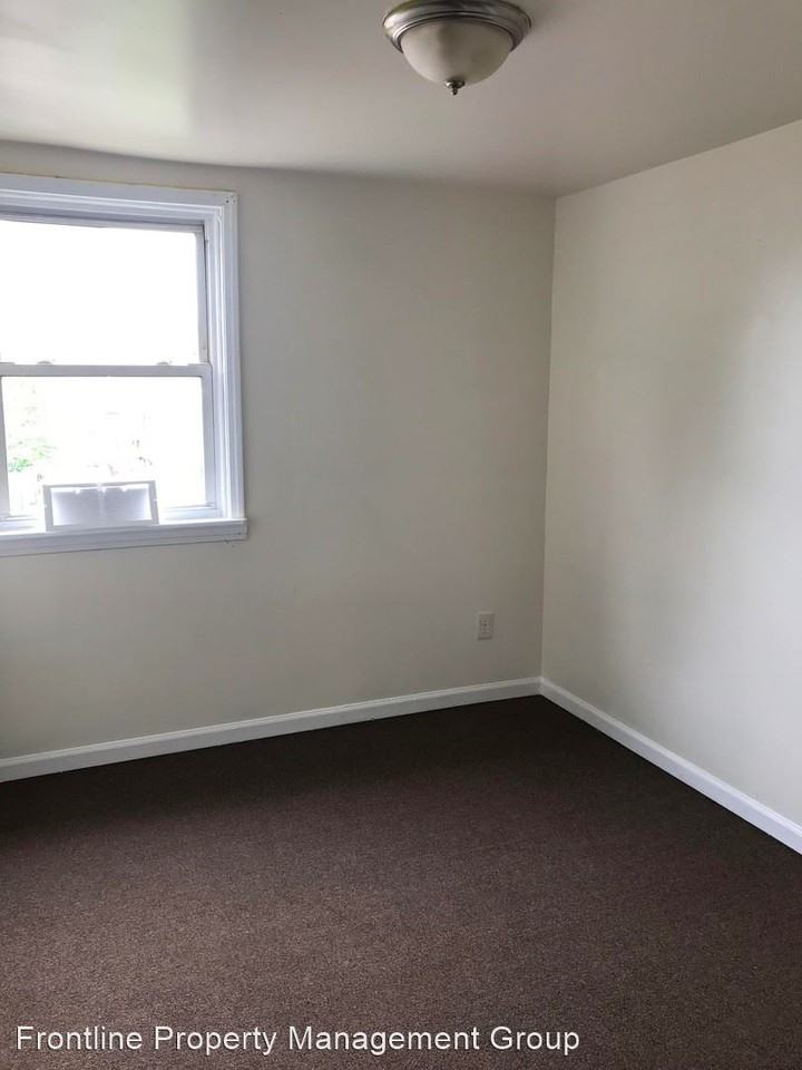 235 White Ave - Photo 3 of 9