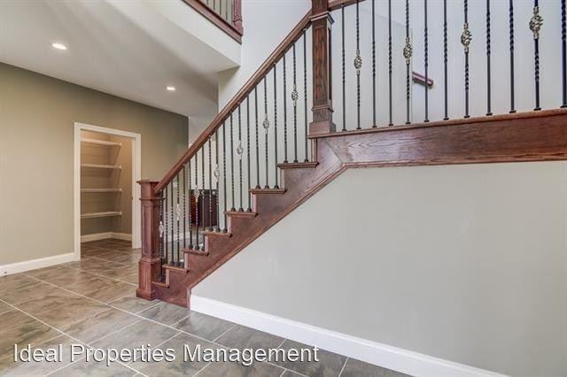 311 Harbor Point Pl - Photo 2 of 12