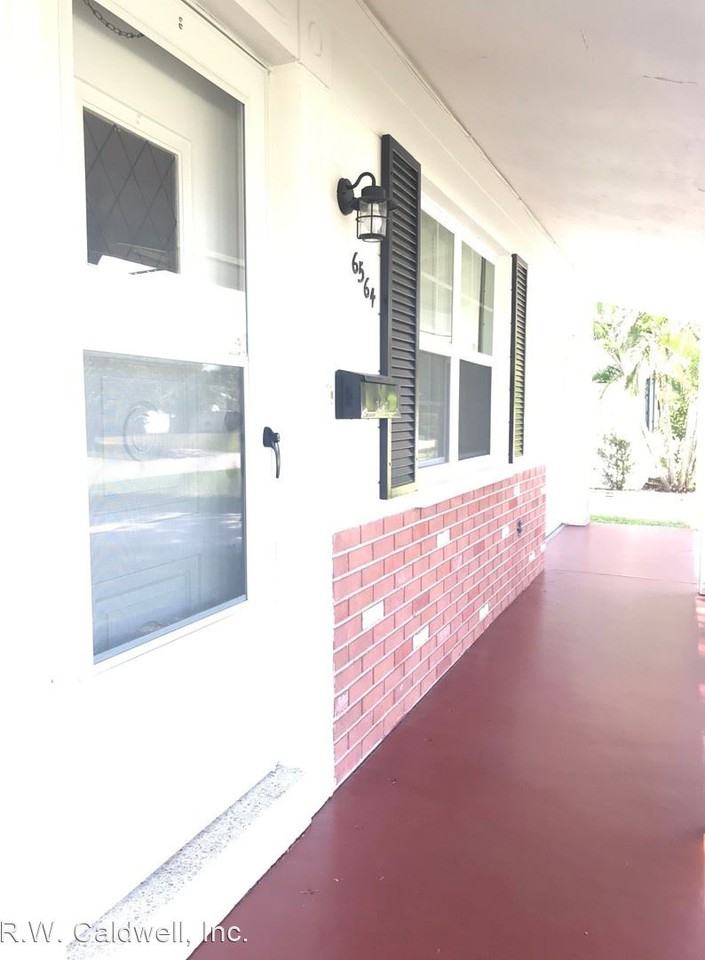 6564 26th Way N - Photo 2 of 21