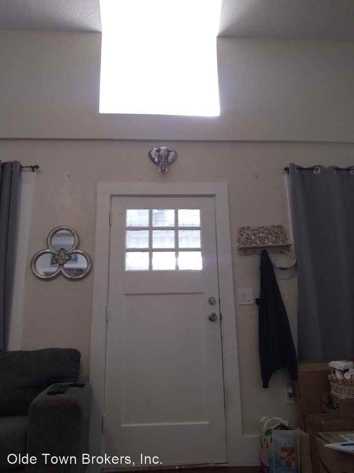 719 N Summerlin Ave - Photo 3 of 9