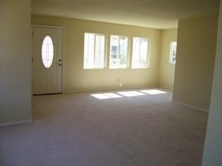 700 Apple Ave - Photo 2 of 5