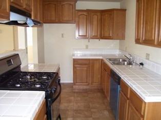 700 Apple Ave - Photo 3 of 5