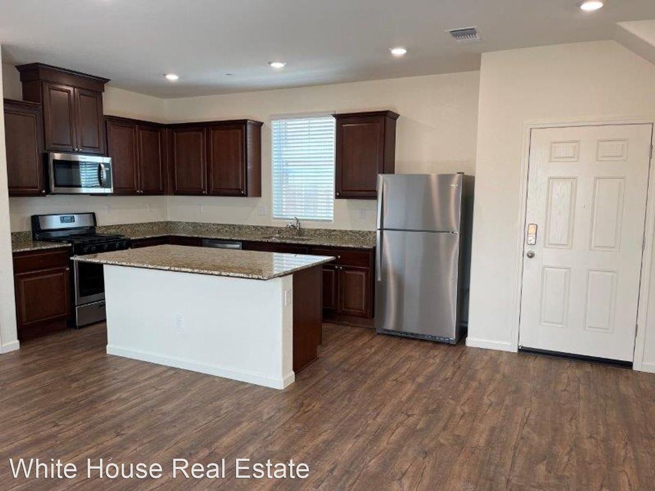 5543 Brittany Ct - Photo 3 of 22