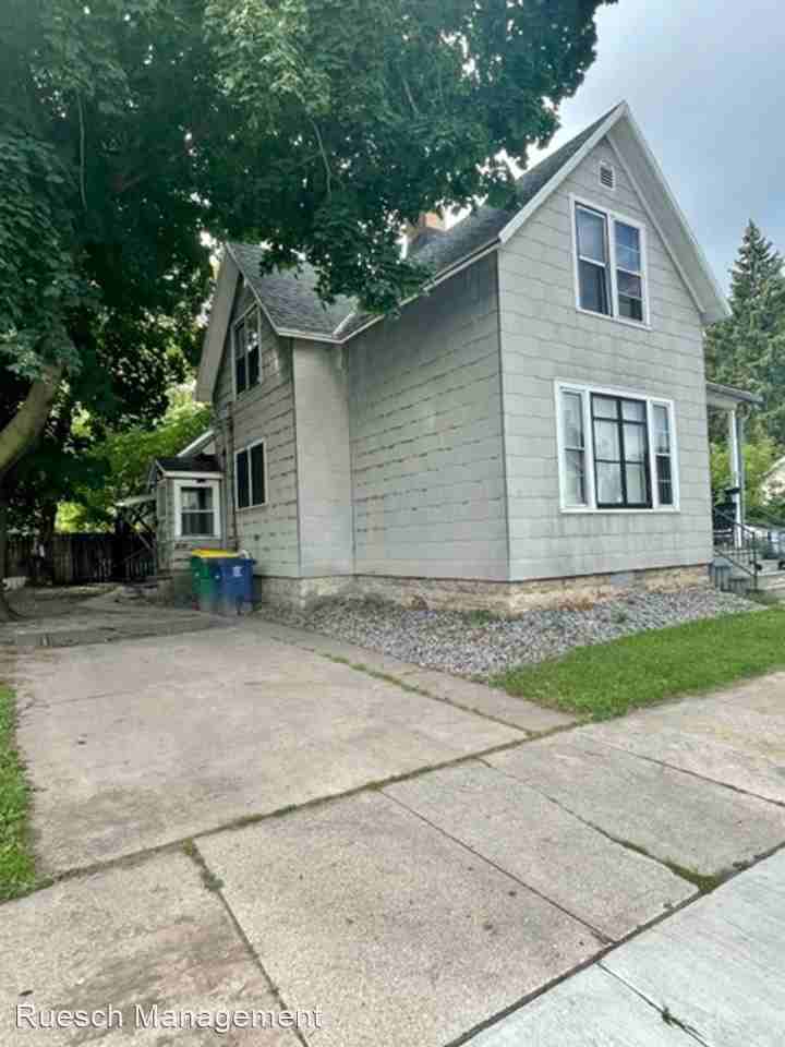 912 Doty St. - Photo 3 of 17