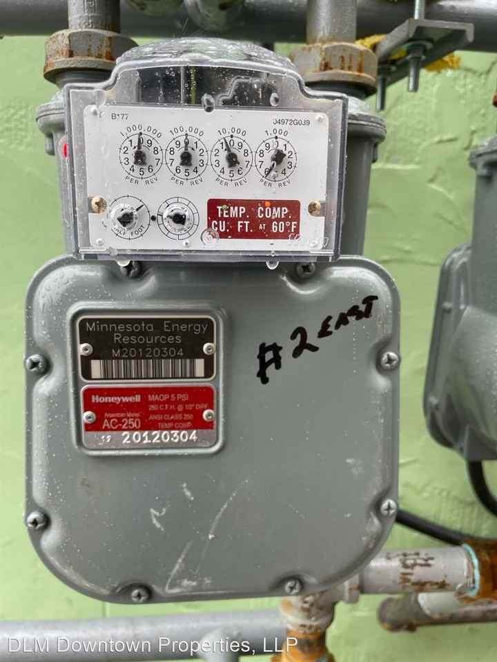 813 1/2 Washington Avenue - Photo 2 of 8