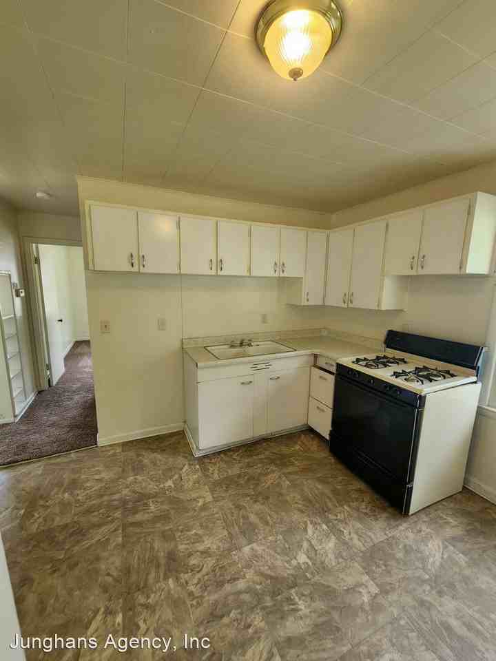 535-535.5 W. 10th - Photo 3 of 10