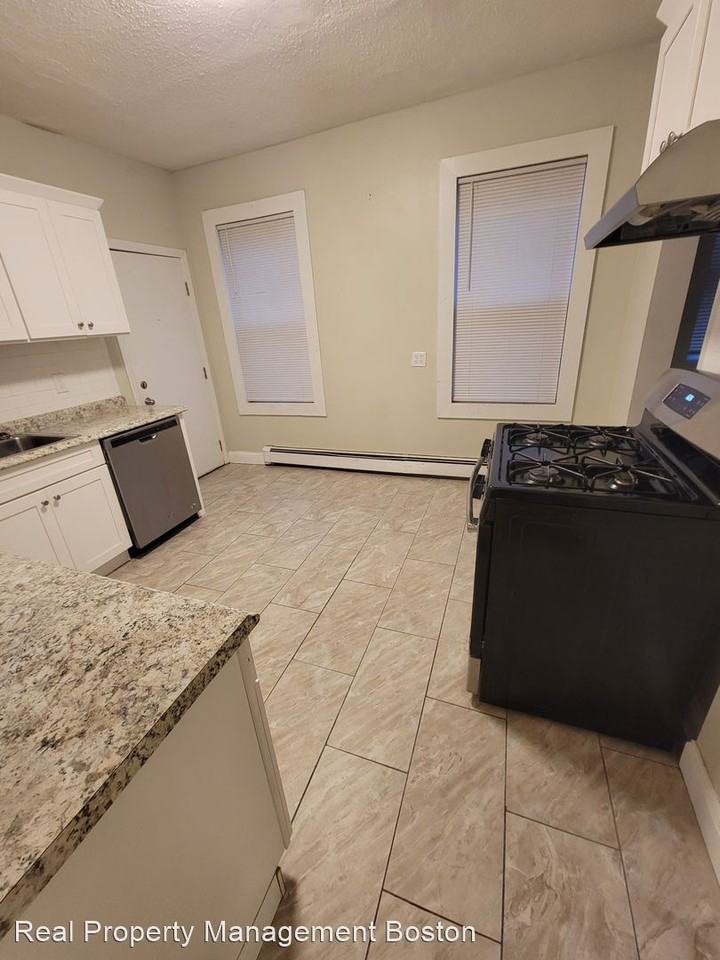 48 Fowler St - Photo 3 of 14